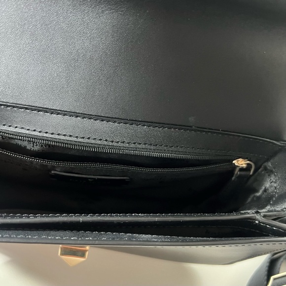 Kate Spade Audrey Flap Crossbody Black Gold Accent Excellent Condition Bag - Picture 7 of 16